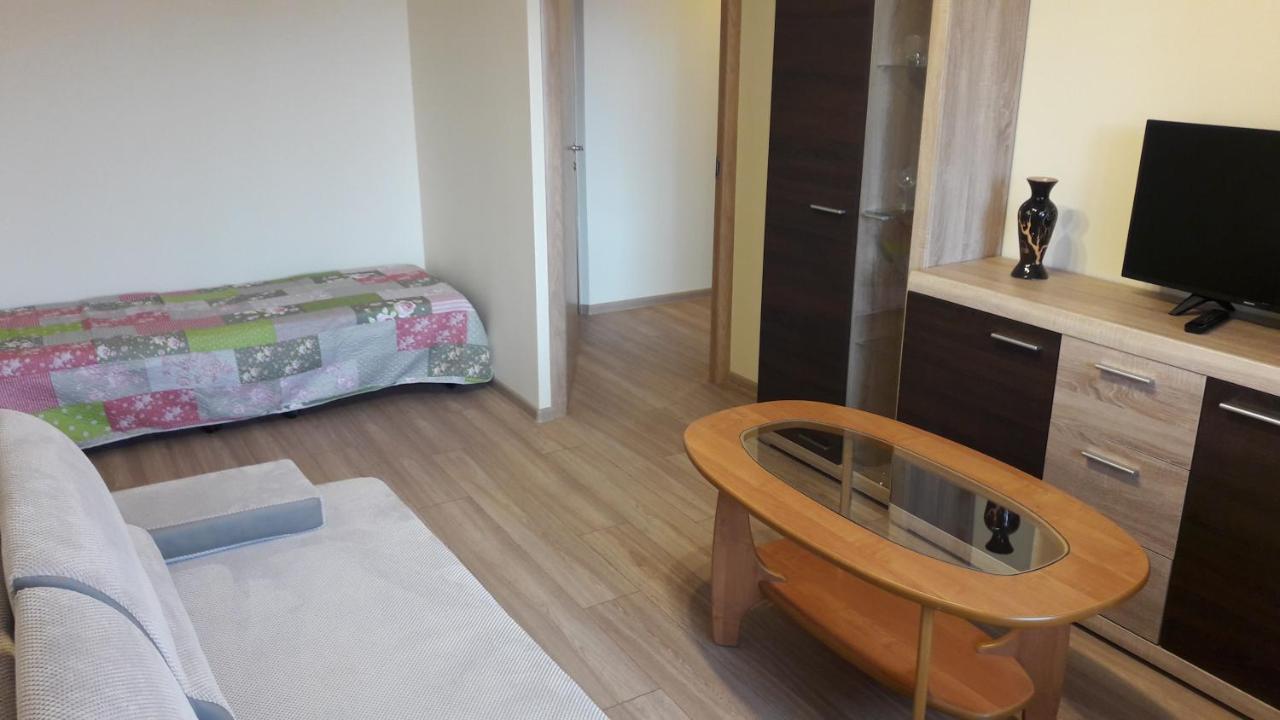 Tulpiu Apartamentai Apartment Panevezys Ngoại thất bức ảnh